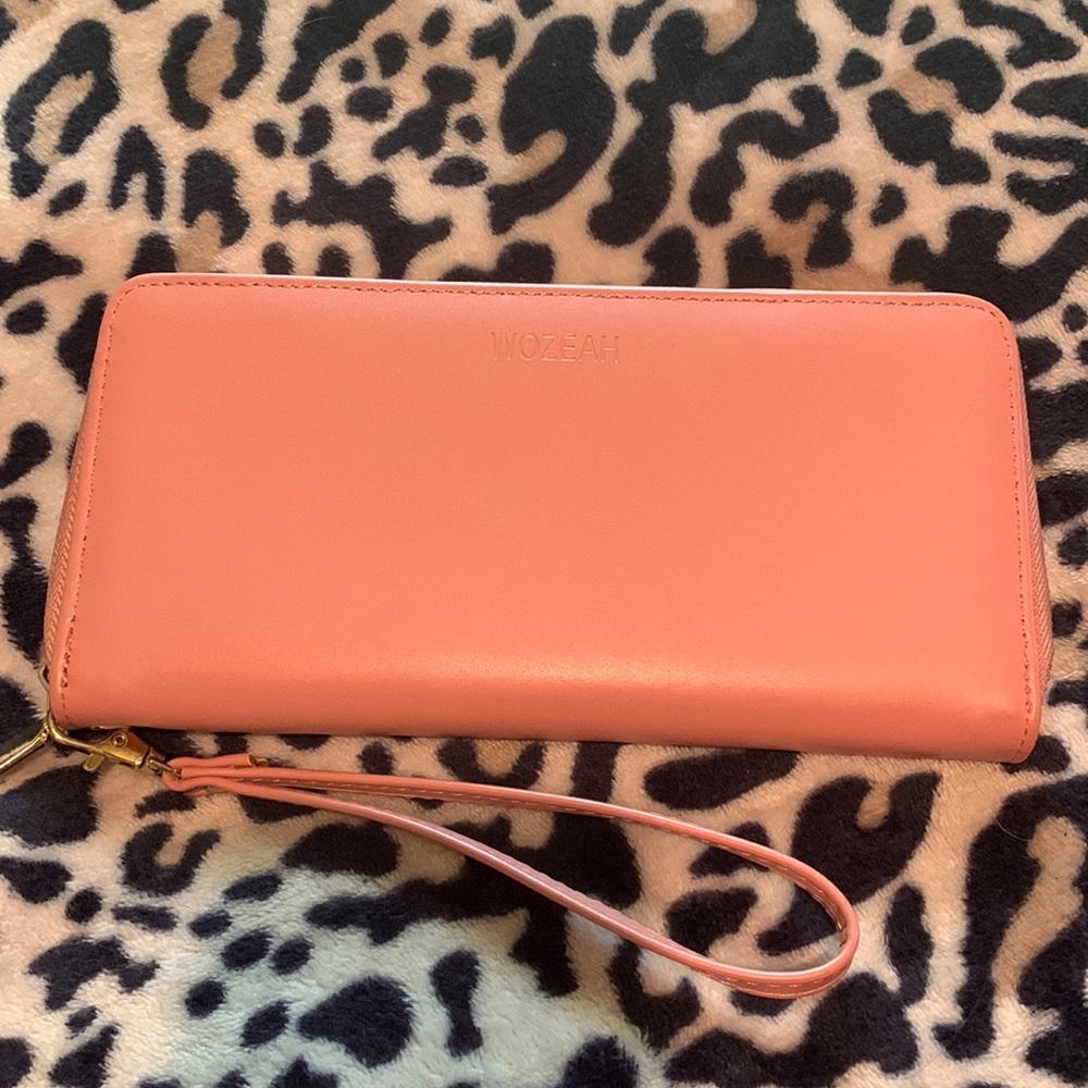 Wozeah Wristlet